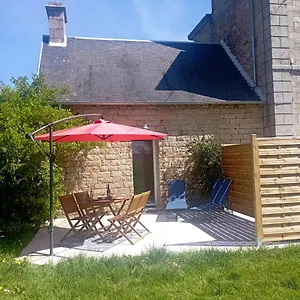  Hébergement de vacances Cosy 3 Etoiles A 25 Mn De La Cote De Granit Rose France
